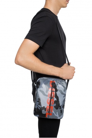 'f-bold small cross' logo-printed shoulder bag, zdjęcie 2 'f-bold small cross' logo-printed shoulder bag od Diesel